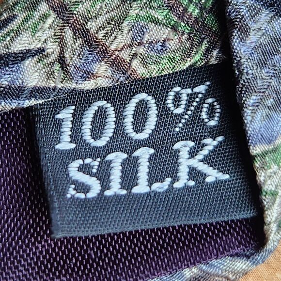 Vtg Endangered Species Tie Eagles Silk Nature Outdoors Career Business Casual - Picture 6 of 9